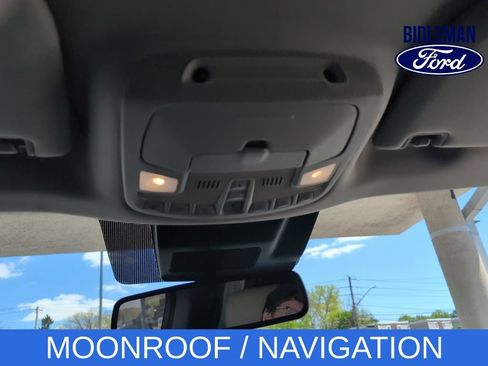 Used 2019 Ford Expedition XLT w/ Equipment Group 202A AWD/4WD image 23