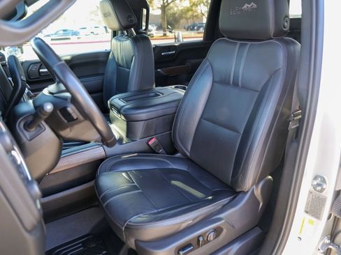 Used 2021 Chevrolet Silverado 2500 High Country w/ Z71 Off-Road Package image 10