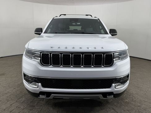 Used 2023 Jeep Wagoneer Series II w/ HD Trailer Tow Package image 2