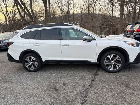 Used 2020 Subaru Outback Touring AWD/4WD image 9