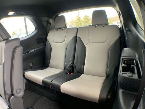 Used 2026 Lexus TX 500h TX 500h F SPORT Performance Lu image 15