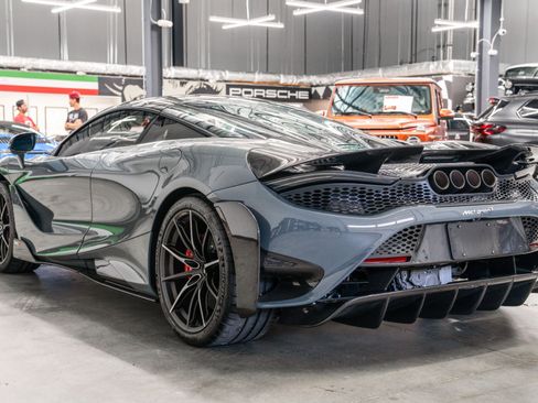 Used 2021 McLaren 765LT image 6