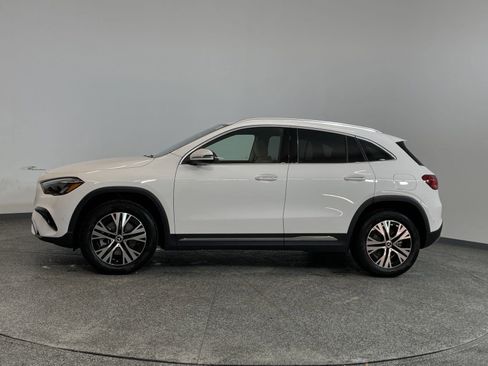 Certified 2025 Mercedes-Benz GLA 250 image 2
