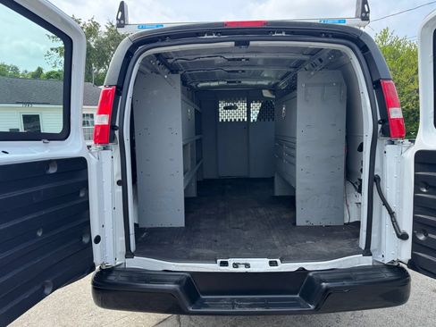 Used 2023 GMC Savana 2500 w/ Driver Convenience Package RWD image 15