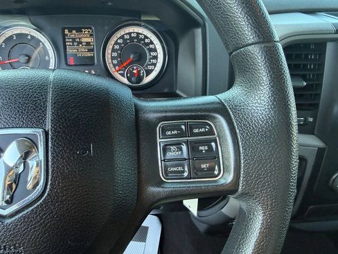 Used 2018 RAM 1500 Express AWD/4WD image 29