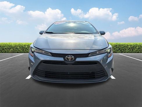 Certified 2025 Toyota Corolla LE FWD image 2