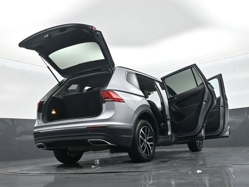 Used 2021 Volkswagen Tiguan SE image 29