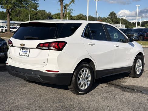 Used 2022 Chevrolet Equinox LT FWD image 12