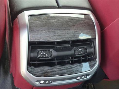 Used 2023 BMW 740i RWD image 17