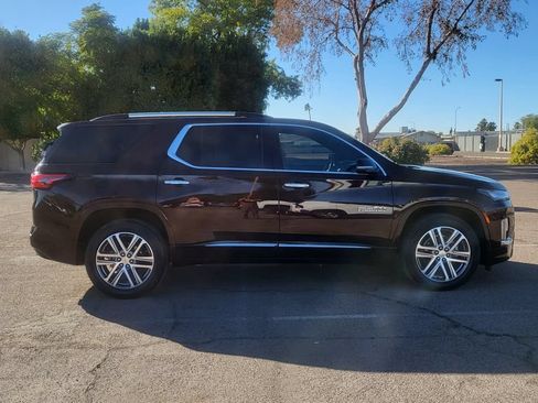 Used 2023 Chevrolet Traverse High Country FWD image 11
