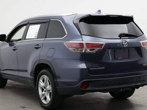 Used 2016 Toyota Highlander Limited w/ Driver Technology Package FWD image 6
