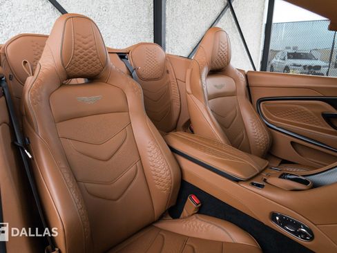 Used 2023 Aston Martin DBS Superleggera Volante RWD image 39