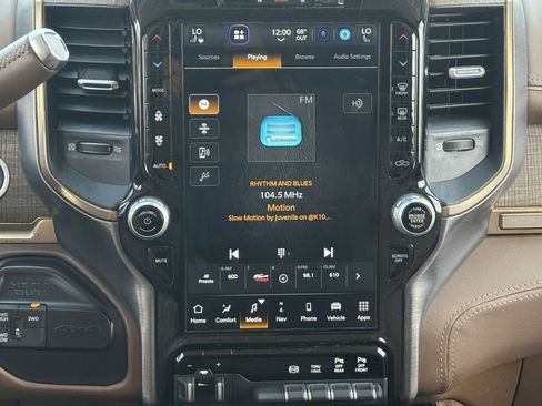 Used 2024 RAM 3500 Limited w/ Towing Technology Group AWD/4WD image 20