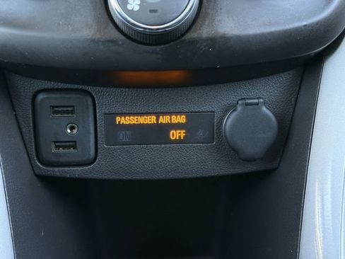 Used 2021 Chevrolet Trax LT w/ LT Convenience Package image 21