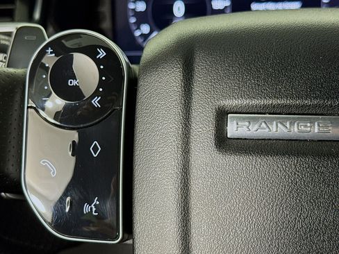 Used 2019 Land Rover Range Rover Velar R-Dynamic SE image 13