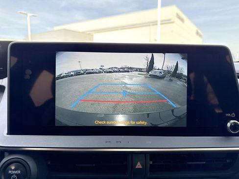 Used 2023 Toyota Prius XLE image 24