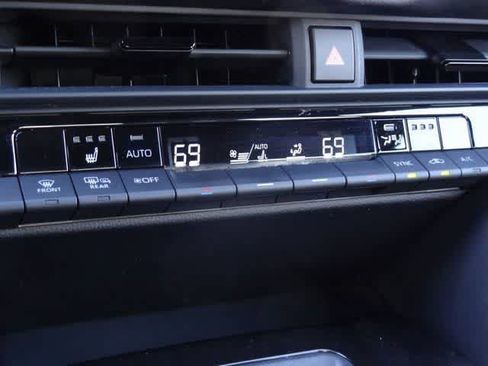 Used 2024 Toyota Crown XLE image 28