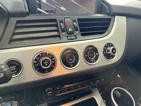 Used 2011 BMW Z4 sDrive35i image 19