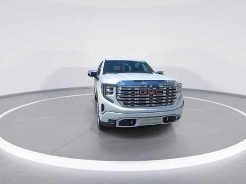 Used 2024 GMC Sierra 1500 Denali AWD/4WD image 3