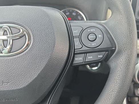 Used 2019 Toyota RAV4 XLE w/ Convenience Package FWD image 24
