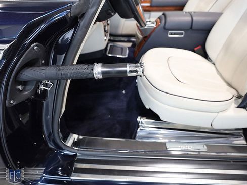 Used 2013 Rolls-Royce Phantom Drophead Coupe image 17