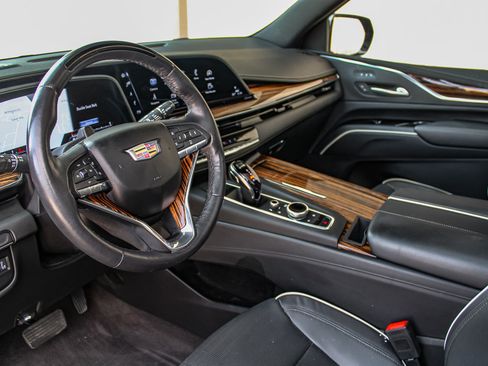 Used 2023 Cadillac Escalade ESV Premium Luxury AWD/4WD image 20