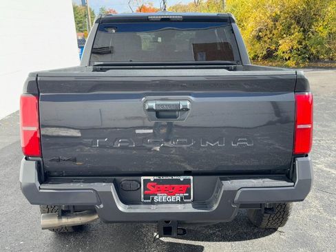 Used 2025 Toyota Tacoma 4x4 Double Cab image 8