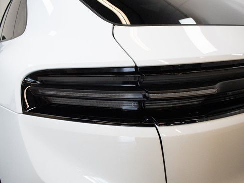 Certified 2025 Porsche Macan 4 Electric AWD/4WD image 12