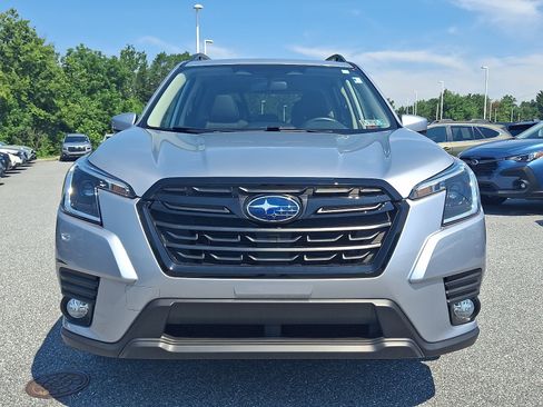 Used 2022 Subaru Forester Premium AWD/4WD image 2