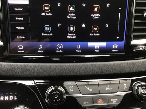 Used 2023 Chrysler Pacifica Touring-L FWD image 10
