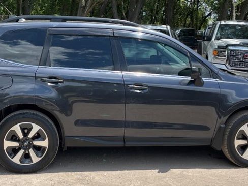 Used 2017 Subaru Forester 2.5i Limited w/ Popular Package #2 AWD/4WD image 9