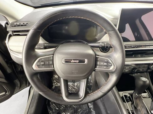 Used 2022 Jeep Compass Limited w/ Elite Group AWD/4WD image 11