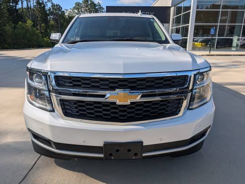 Used 2020 Chevrolet Suburban LT w/ Luxury Package RWD image 8