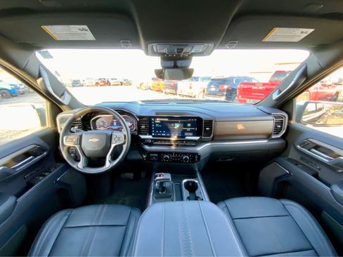 Used 2024 Chevrolet Silverado 1500 High Country w/ Technology Package image 34