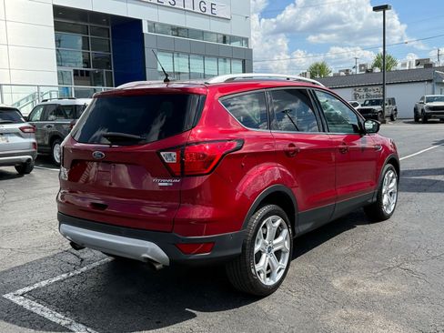 Used 2019 Ford Escape Titanium AWD/4WD image 12