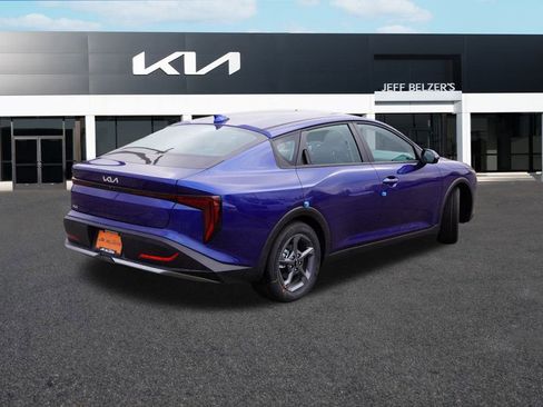 New 2025 Kia K4 LXS image 3