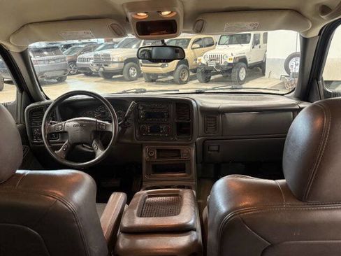 Used 2005 GMC Sierra 3500 SLT w/ Heavy-Duty Power Package image 17