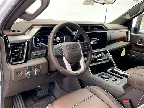 New 2026 GMC Sierra 2500 Denali w/ Denali Reserve Package image 4