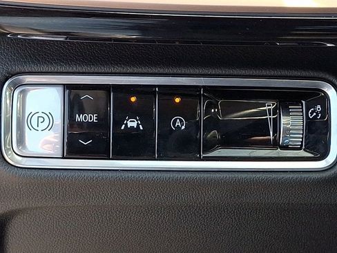 Used 2025 Buick Envision Sport Touring AWD/4WD image 23