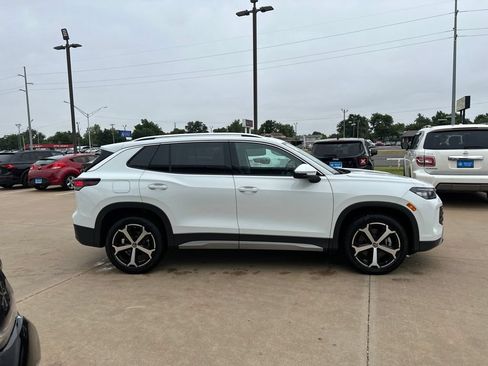 Used 2026 Volkswagen Tiguan SE AWD/4WD image 4