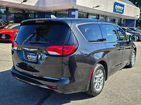 Used 2024 Chrysler Voyager LX FWD image 4