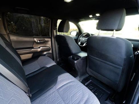 Used 2023 Toyota Tacoma TRD Off-Road image 32