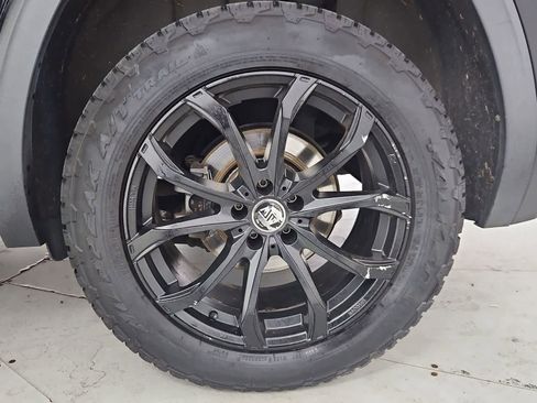 Used 2018 Volkswagen Atlas SE AWD/4WD image 13