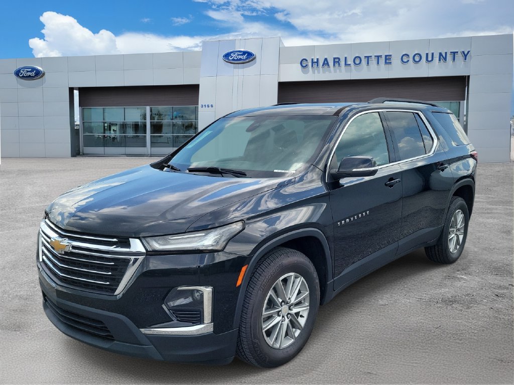 Used 2023 Chevrolet Traverse LT FWD image 2