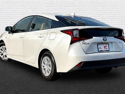 Used 2022 Toyota Prius LE FWD image 4
