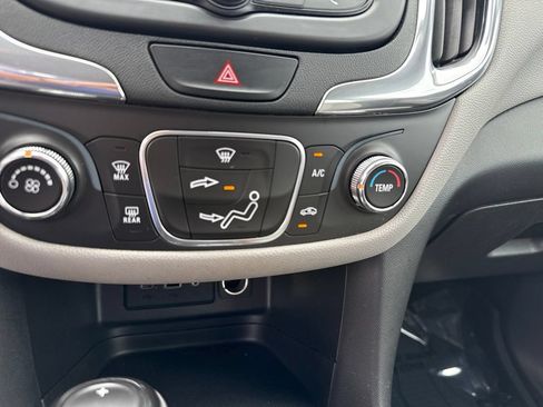 Used 2020 Chevrolet Equinox LS w/ LPO, Floor Liner Package FWD image 9