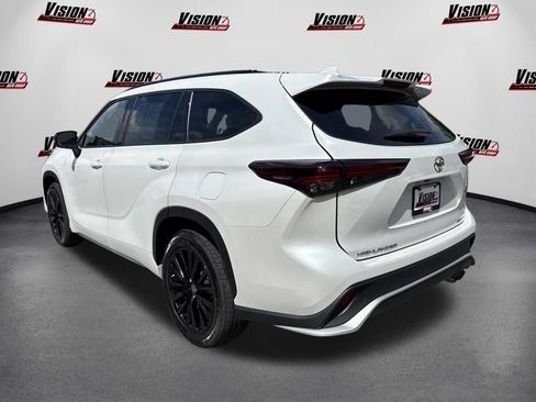 Used 2024 Toyota Highlander XSE AWD/4WD image 7