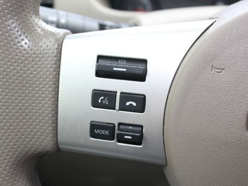 Used 2014 Nissan Frontier SV image 21