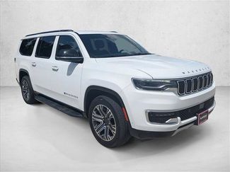 Used 2024 Jeep Wagoneer L Series II w/ Flexible Seating Group AWD/4WD video 3