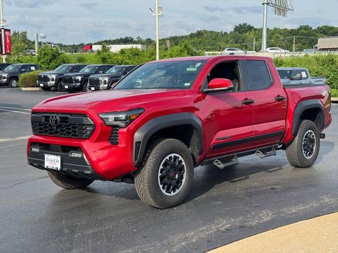 Certified 2024 Toyota Tacoma TRD Off-Road w/ TRD Off Road Premium Package AWD/4WD image 8
